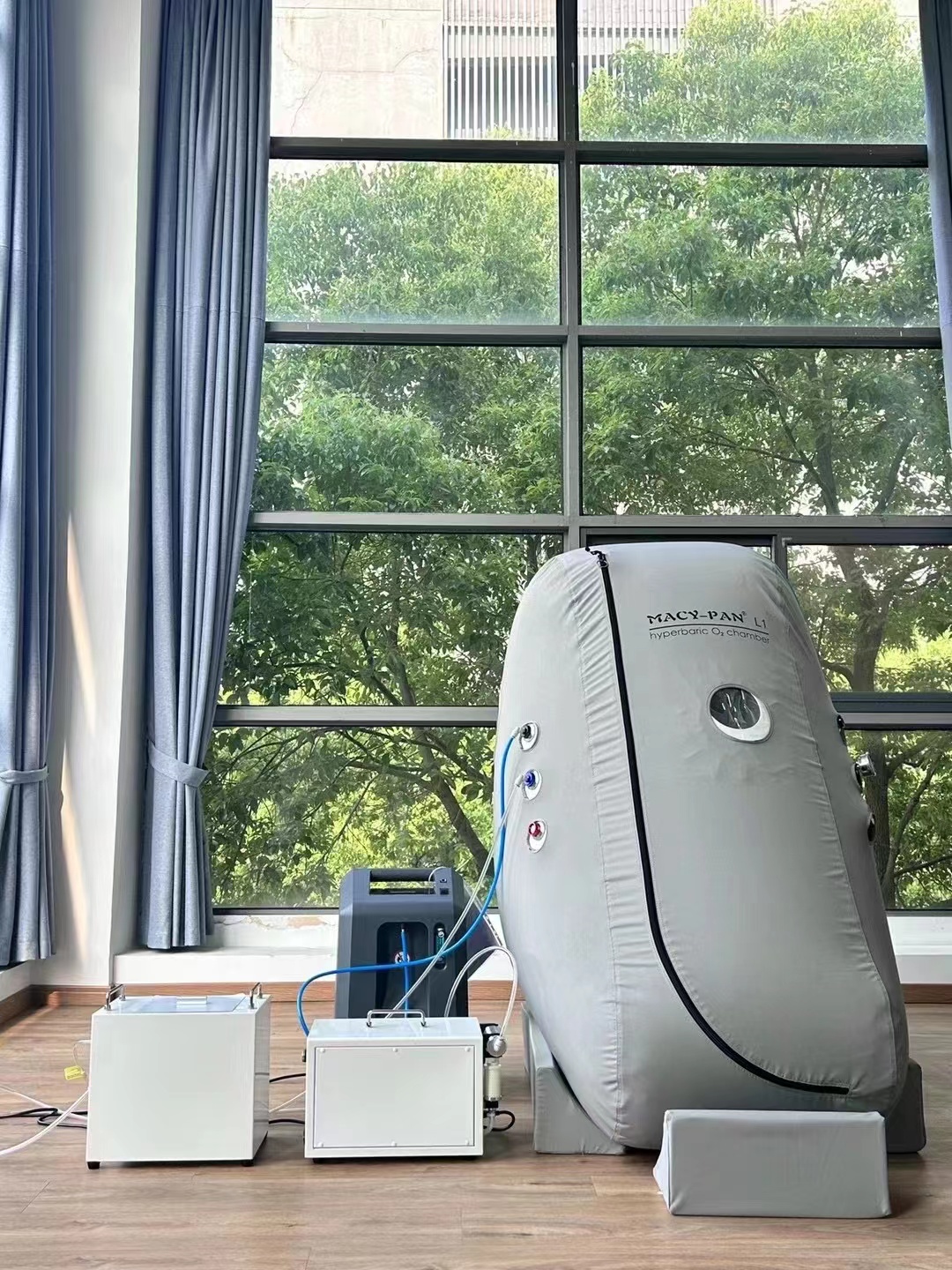 L1 portable mild hyperbaric chamber